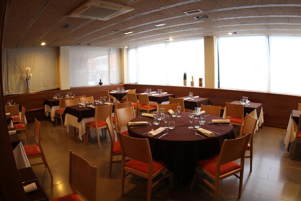 Hotel Viaurelia Montblanc Buitenkant foto